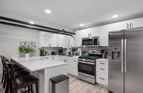 Union Park Apartment | Brand NEW Centrally Located with FREE parking and PET friendly!