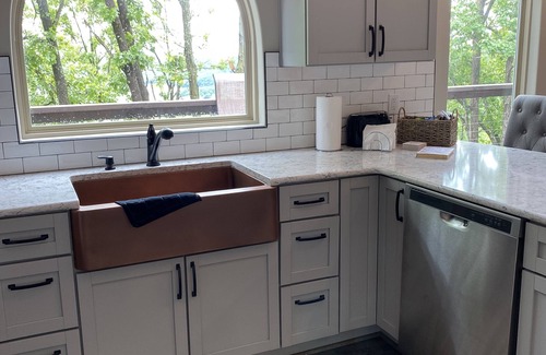 Garfield Ski Chalet | Brand new chalet (cabin) on Beaver Lake in the Ozark Mountains!.
