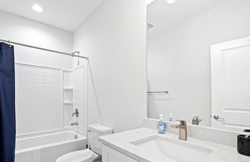 Gastonia House | BRAND NEW & CHIC Ranch