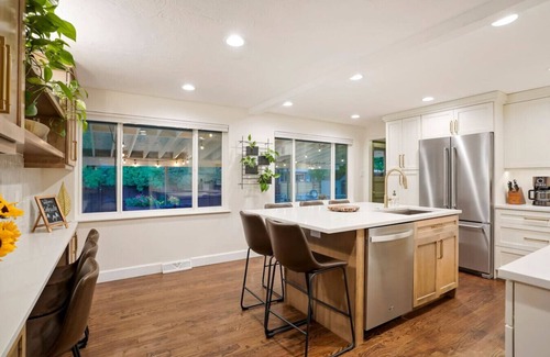 Alta Vista Area House | BRAND NEW CO Classic-Fire Pit/2 Kings/Pet Friendly