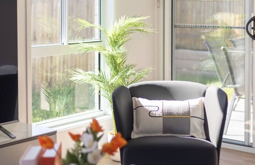 Greenbank House | Brand New Comfy Home, 4Bedroom, designer furniture