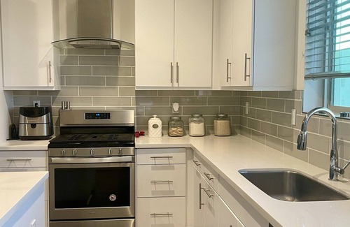 Southwestern Sacramento Condo | Brand new condo 5 mins from downtown!