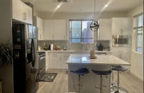 Southwestern Sacramento Condo | Brand new condo 5 mins from downtown!