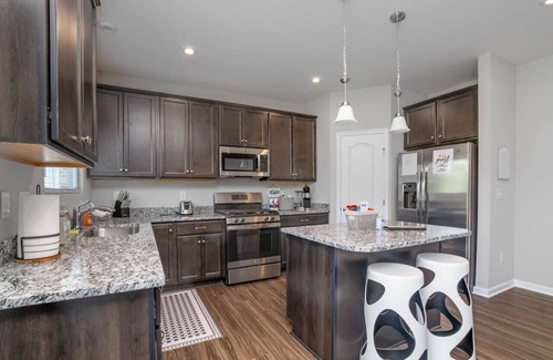 Otterbien Home House | Brand new construction in well-kept HOA community.