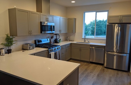West Hills House | Brand new Contemporary Townhome, 5-mins. from St. Michael's Hospital