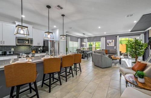 Kissimmee House | Brand New Corner Lot Pond View Vacation Home