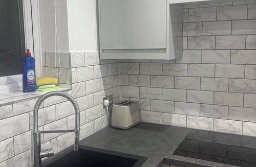 West Thurrock Apartment | Brand New cosy 2 bedroom apartment with early check in and late check out