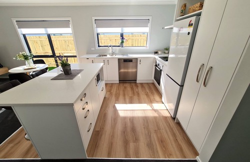 Paraparaumu House | Brand New & Cosy in Kapiti - New 3-Bedroom 4-Beds in Paraparaumu