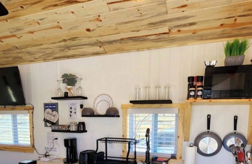 Trinidad Cabin | Brand new Cozy 1 bedroom Cabin w/MT View in a quiet and safe neighborhood.