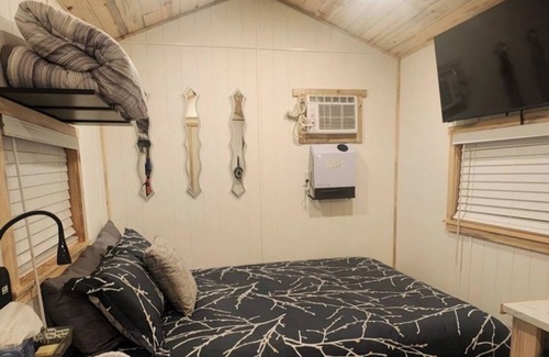 Trinidad Cabin | Brand new Cozy 1 bedroom Cabin w/MT View in a quiet and safe neighborhood.