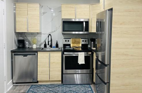 Old East Dallas Apartment | BRAND NEW COZY 1B1B Near Downtown Free Parking