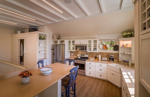 Delavan Lake House | Brand New Custom Built Home On Lake Delevan's Northshore |Waterfront |Elevated Lake View Balcony