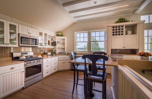 Delavan Lake House | Brand New Custom Built Home On Lake Delevan's Northshore |Waterfront |Elevated Lake View Balcony