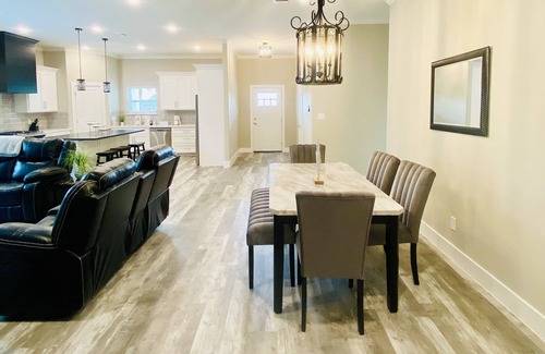Kemah House | Brand new custom home, with 3 en-suite bedrooms, located in prime Kemah spot!