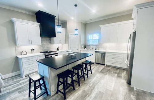 Kemah House | Brand new custom home, with 3 en-suite bedrooms, located in prime Kemah spot!