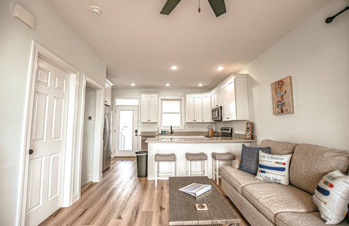 La Follette House | Brand New! Deerfield house with covered boat slip!