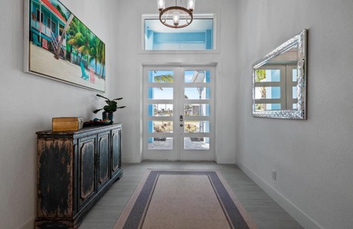 Fort Myers House | BRAND NEW! Direct Sailboat Access, Breathtaking Saltwater Pool - Villa Blue Lagoon - Roelens