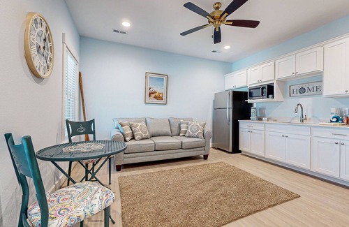 Avon House | Brand New Downstairs Duplex in Avon, NC with Wifi and a short walk to the Beach