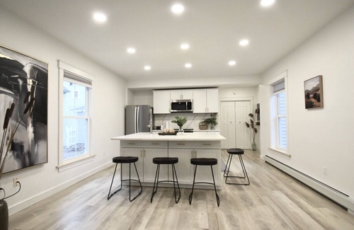 Brunswick Apartment | Brand New Downtown 2BR on Noble Next to Bowdoin(Safe&Sound)