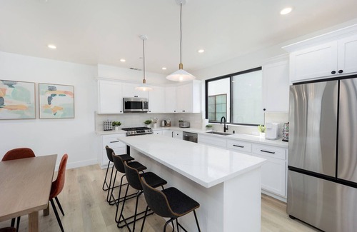 Land Park House | Brand New Downtown 3BR Condo - Walk to Everything!