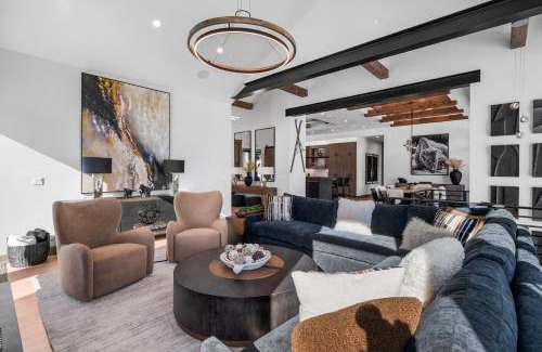 Three Peaks House | Brand New Eagles Nest Property