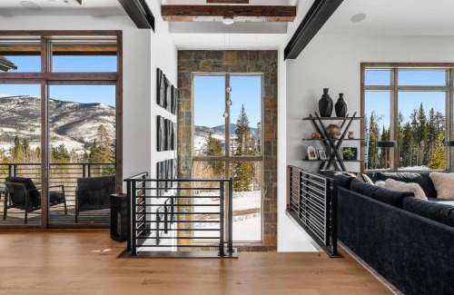 Three Peaks House | Brand New Eagles Nest Property