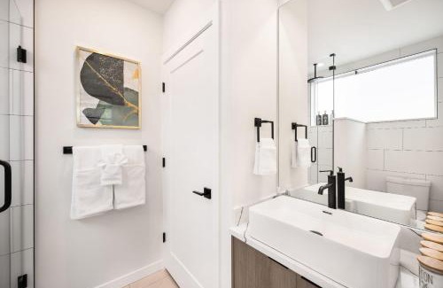 Eastlake House | Brand New Eastlake Studio - SLU UW Shops & Eats