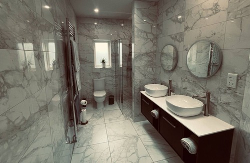 Rostrevor House | Brand new ECO Build in heart of village , near sea and mountains
