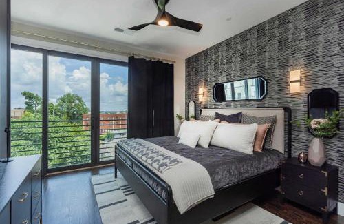 Buena Vista House | Brand New Elegance Rooftop Views of Nashville