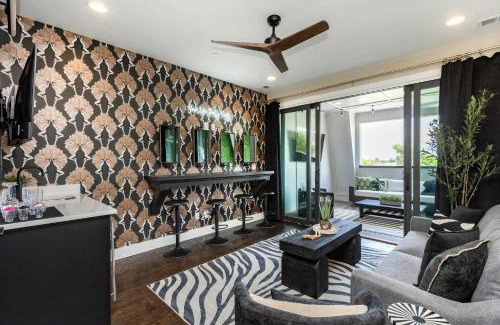 Buena Vista House | Brand New Elegance Rooftop Views of Nashville
