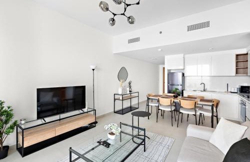 Trade Centre 1 Apartment | Brand New Elegant 1BDR Direct Access to Dubai Mall