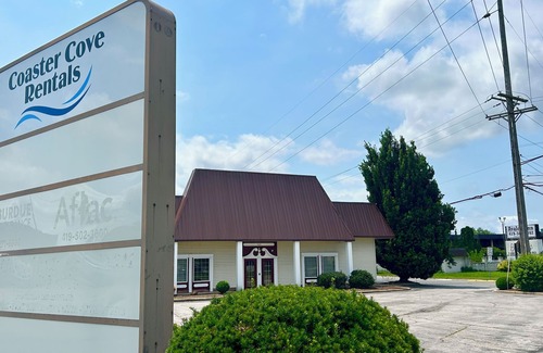 Sandusky Condo | Brand-New Erie Bluez Lake –Themed Getaway – Sleeps 14!