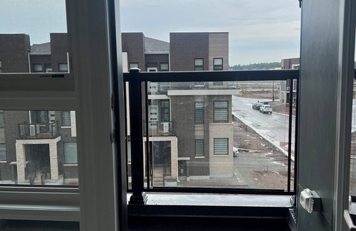 Oakville House | Brand new exec 3 storey TH, 3000 sq foot high ceilings with 4 bdrm. Oakville