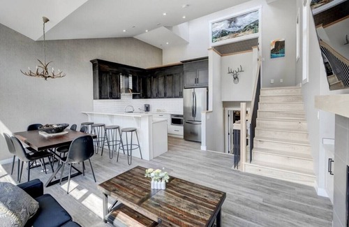 Teepee Town House | Brand NEW! Executive Mountain HomeW/Stunning Views