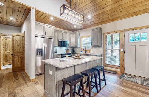 Ellijay Cabin | Brand new family friendly cabin with luxury deck in Coosawattee River Resort