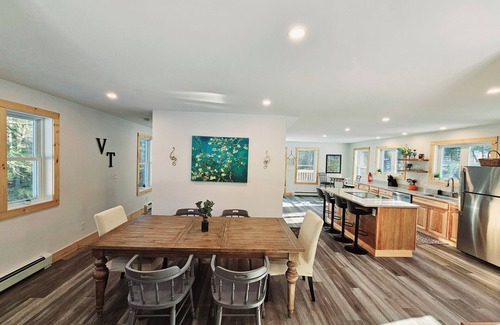Moretown House | Brand new family home nestled in the woods close to Waterbury, Stowe, and Sugarbush with a hot tub