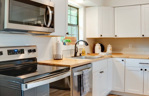 Mammoth Spring House | Brand New Farmhouse Style Listing with views of the beautiful Spring River!