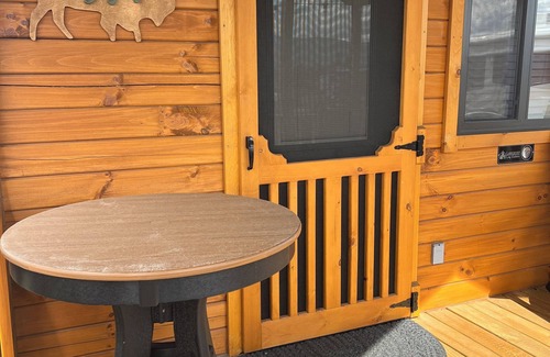 Island Park Cabin | 🦬 BRAND NEW FOR 2024! Easy access to Yellowstone NP! 🦬