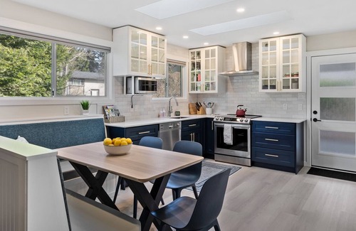 Comox House | BRAND NEW fully renovated Comox home with studio