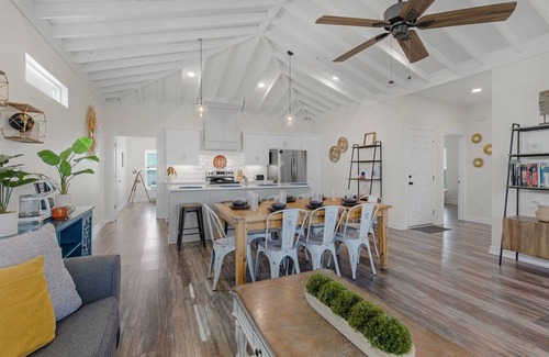Royal Lagoons Cottage | Brand New! Granary House~Coastal Getaway