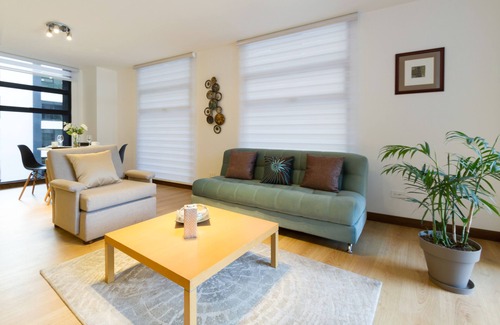 Financial District Apartment | BRAND NEW Great Location 1BDR 1.5BTH WI-FI POOL GYM 24HR GUARD NETFLIX PARKING