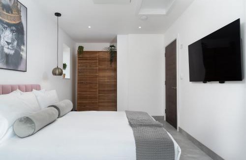 Saint Erth Praze House | Brand new, Gwithian lodge, eco home