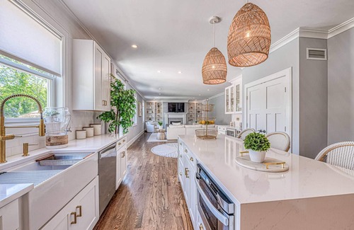 East Quogue House | Brand New Hamptons beach house 2 minutes walk to EQ village w/gunite pool & spa
