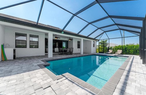 Mariner House | BRAND NEW - Heated Pool & Modern Upgrades! - Villa Moonlight Breeze - Roelens Vacations