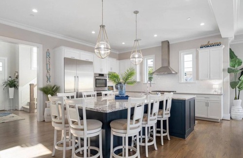 Heron Harbour Isle House | ⭐️Brand New High End Luxury Bayside Mansion Pool⭐️