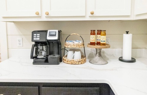 Laurel Ski Chalet | Brand New, Historic District, Walkable, 5 Star