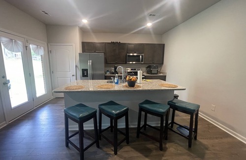New Market House | Brand New Home, Brand New Community!