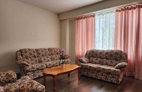 Caledonia House | Brand new home in Caledonia walking distance to river trail