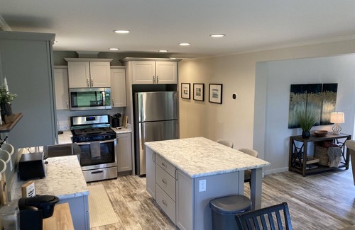 Gladstone House | Brand new home on Escanaba River 10 min. from town
