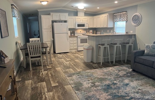 Satsuma House | Brand New Home Perfect for Travelers, Snow-Birds, Bikers & Fisherman